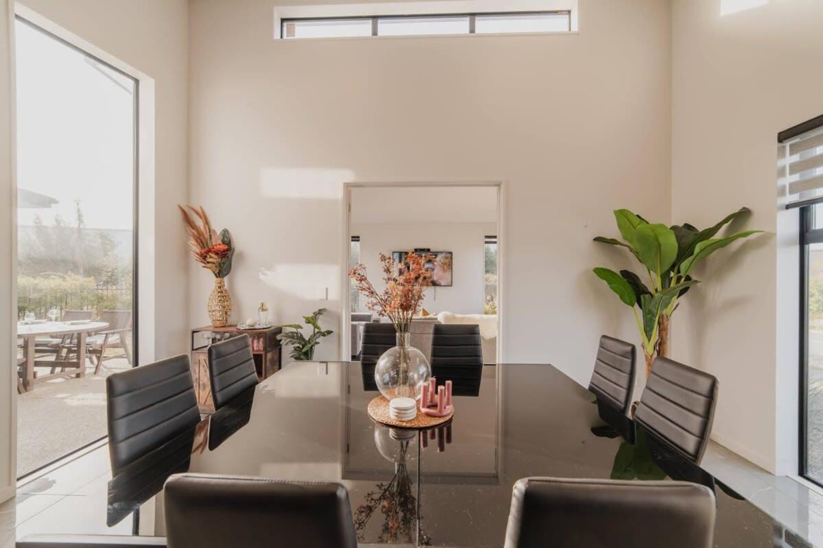 Zenith Escapes Your Quintessential 4br Haven Christchurch