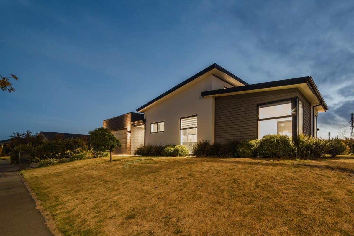 Zenith Escapes Your Quintessential 4br Haven Holiday home